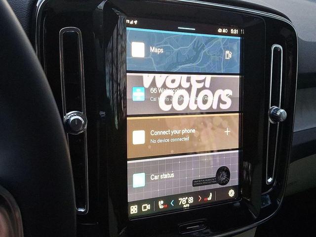 Photo of 2025 Crystal White Pearl Volvo XC40