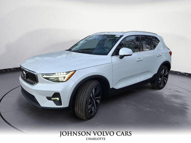 Photo of 2025 Crystal White Pearl Volvo XC40