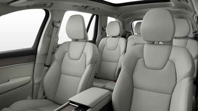 Photo of 2026 Vapour Grey Metallic Volvo XC90