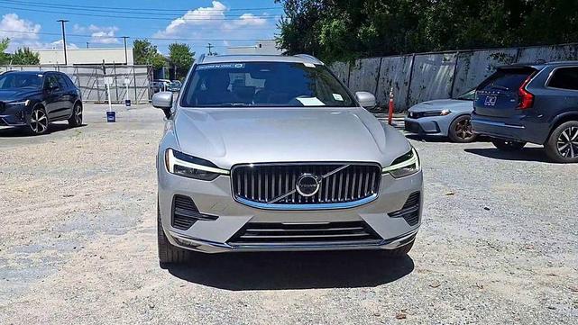 Photo of 2023 Silver Dawn Metallic Volvo XC60