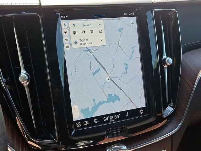Photo of 2023 Silver Dawn Metallic Volvo XC60