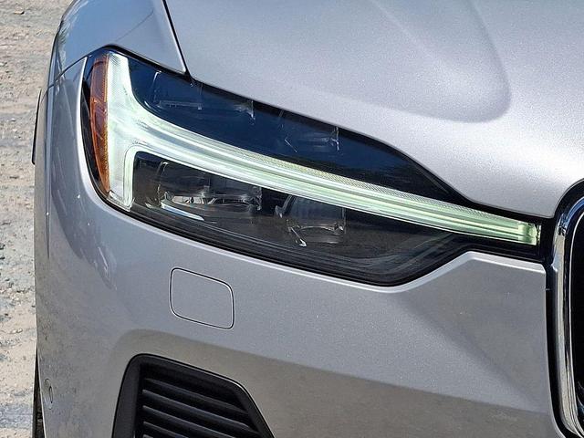 Photo of 2023 Silver Dawn Metallic Volvo XC60
