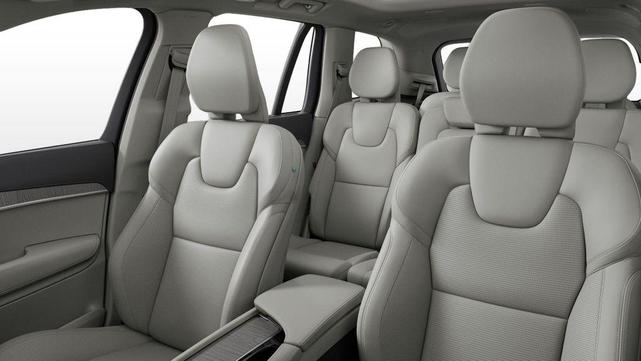 Photo of 2025 Vapour Grey Metallic Volvo XC90 Plug-In Hybrid