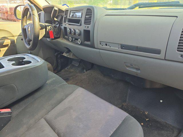 Photo of 2010 Summit White Chevrolet Silverado 1500