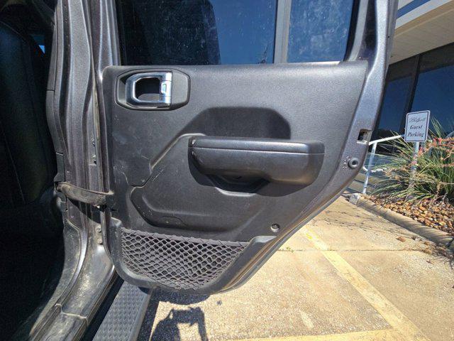 Photo of 2021 Granite Crystal Metallic Clearcoat Jeep Gladiator