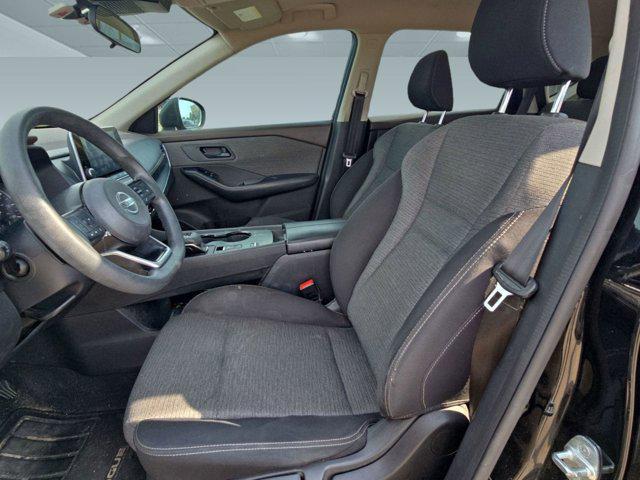 Photo of 2021 Super Black Nissan Rogue