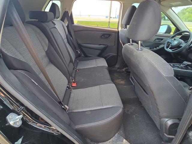 Photo of 2021 Super Black Nissan Rogue