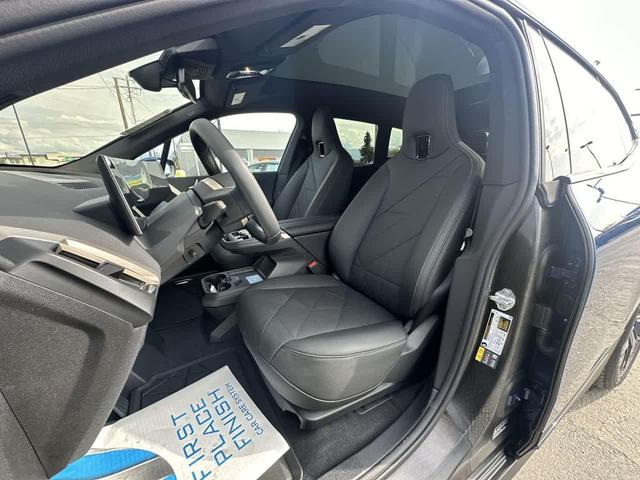 Photo of 2025 Phytonic Blue Metallic BMW iX