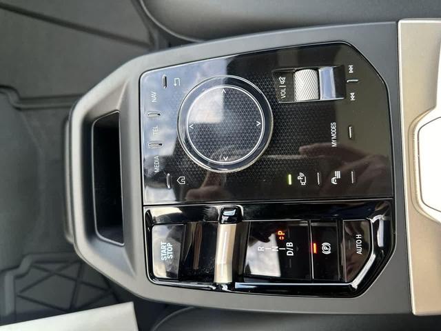 Photo of 2025 Phytonic Blue Metallic BMW iX