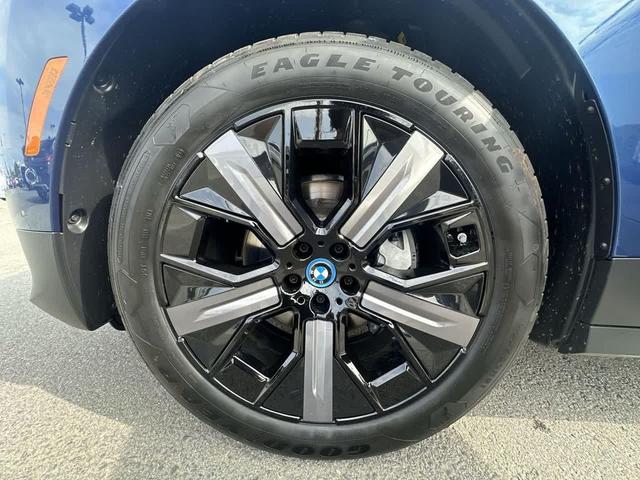 Photo of 2025 Phytonic Blue Metallic BMW iX