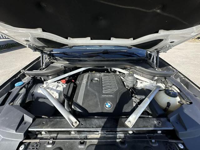 Photo of 2019 Alpine White BMW X5