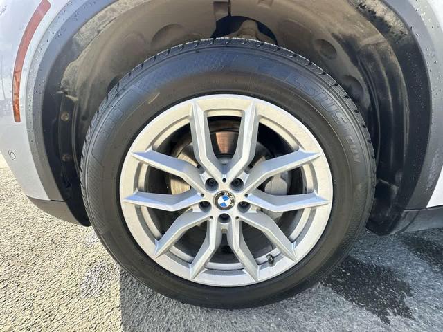 Photo of 2019 Alpine White BMW X5
