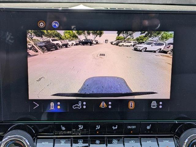Photo of 2025 Summit White Chevrolet Colorado