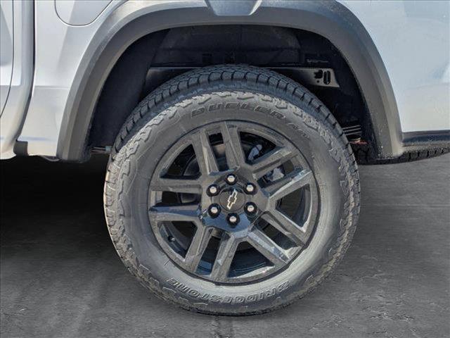 Photo of 2025 Summit White Chevrolet Colorado