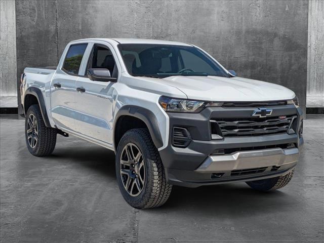 Photo of 2025 Summit White Chevrolet Colorado