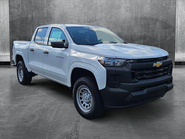 Photo of 2025 Summit White Chevrolet Colorado