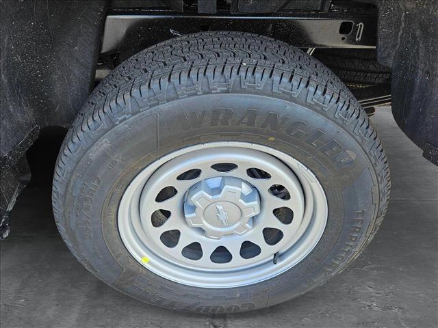 Photo of 2025 Summit White Chevrolet Colorado