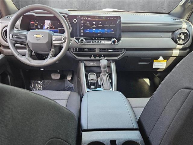 Photo of 2025 Summit White Chevrolet Colorado