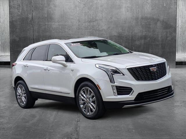 Photo of 2021 Crystal White Tricoat Cadillac XT5