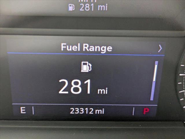 Photo of 2021 Crystal White Tricoat Cadillac XT5