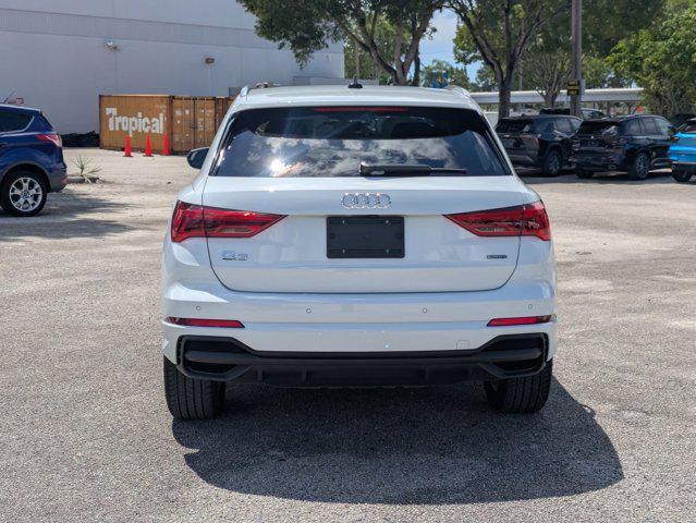 Photo of 2024 Glacier White Meta Audi Q3