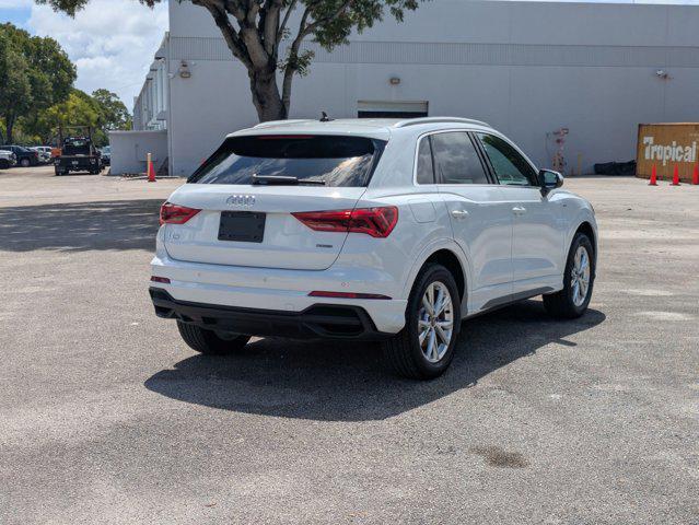 Photo of 2024 Glacier White Meta Audi Q3