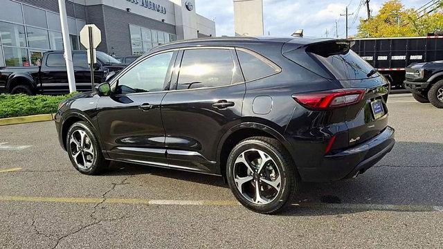 Photo of 2023 AGATE BLACK METALLIC Ford Escape