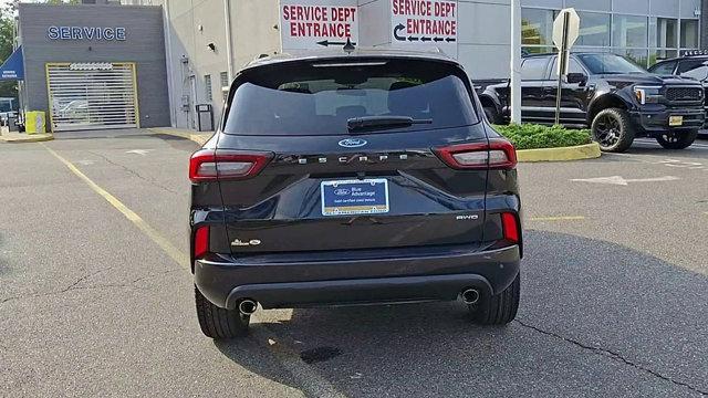 Photo of 2023 AGATE BLACK METALLIC Ford Escape