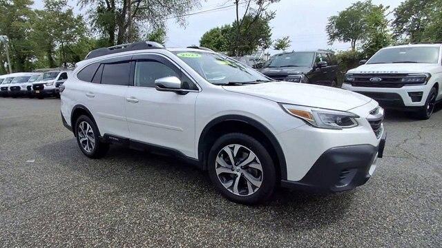 Photo of 2022 Crystal White Pearl Subaru Outback