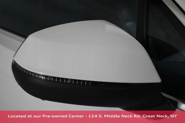 Photo of 2022 Carrara White Audi Q7