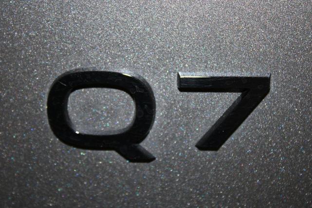 Photo of 2025 Samurai Gray Metallic Audi Q7