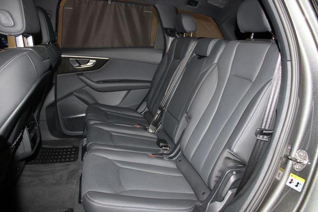 Photo of 2025 Samurai Gray Metallic Audi Q7