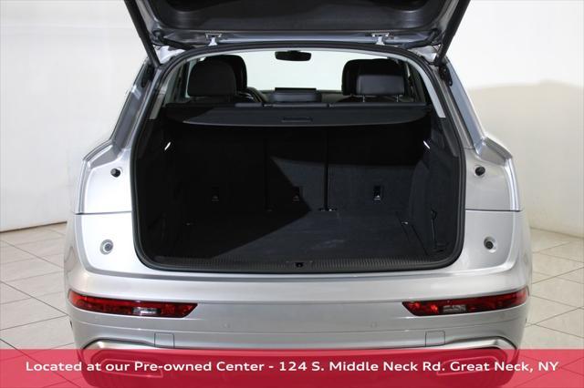 Photo of 2022 Florett Silver Metallic Audi Q5