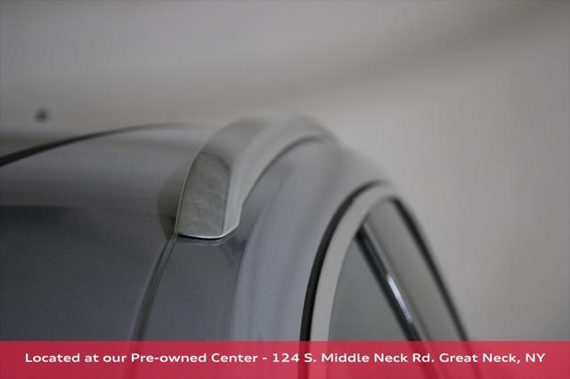Photo of 2022 Florett Silver Metallic Audi Q5