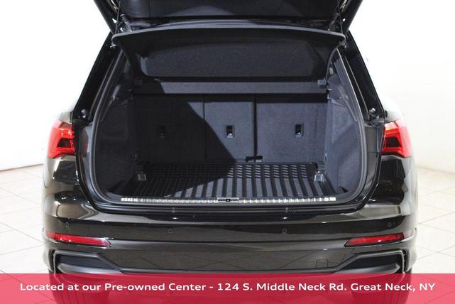 Photo of 2022 Mythos Black Metallic Audi Q3