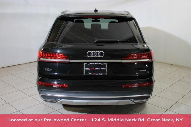 Photo of 2023 Mythos Black Metallic Audi Q7