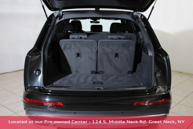 Photo of 2023 Mythos Black Metallic Audi Q7