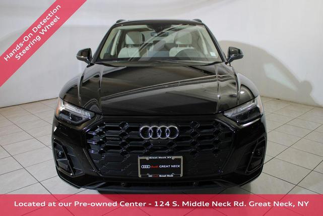Photo of 2022 Mythos Black Metallic Audi Q5