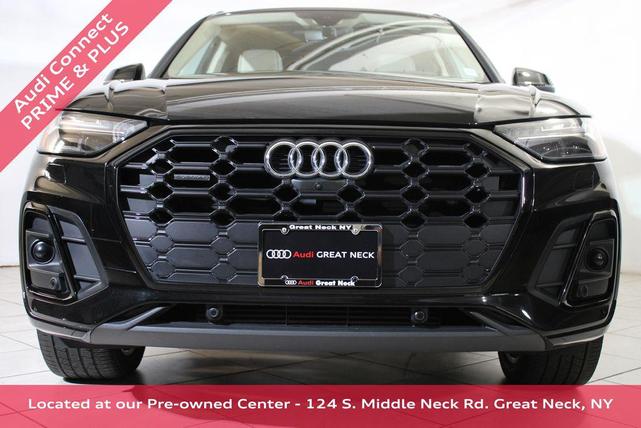 Photo of 2022 Mythos Black Metallic Audi Q5