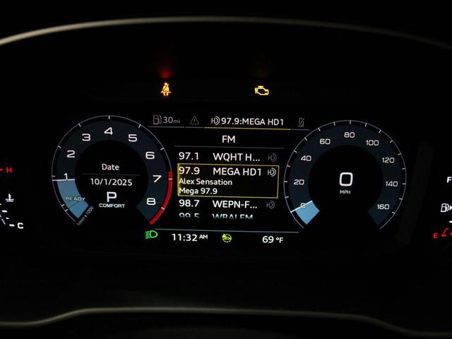 Photo of 2022 Navarra Blue Metallic Audi Q3