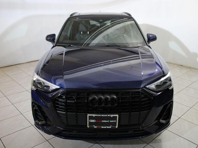 Photo of 2022 Navarra Blue Metallic Audi Q3