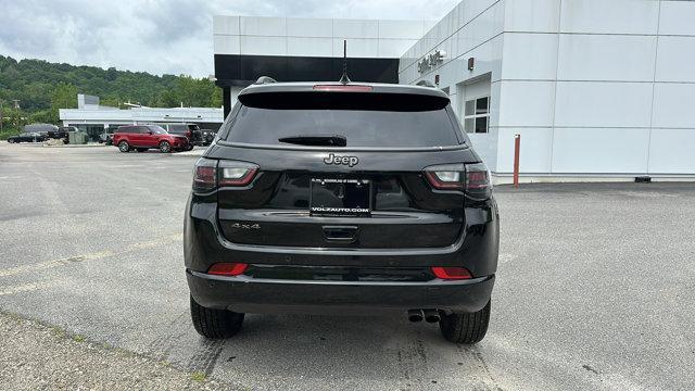 Photo of 2022 Black Jeep Compass