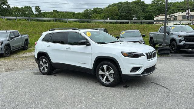 Photo of 2022 White Jeep Cherokee