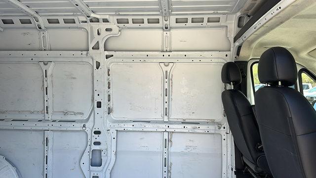 Photo of 2023 White RAM ProMaster 2500