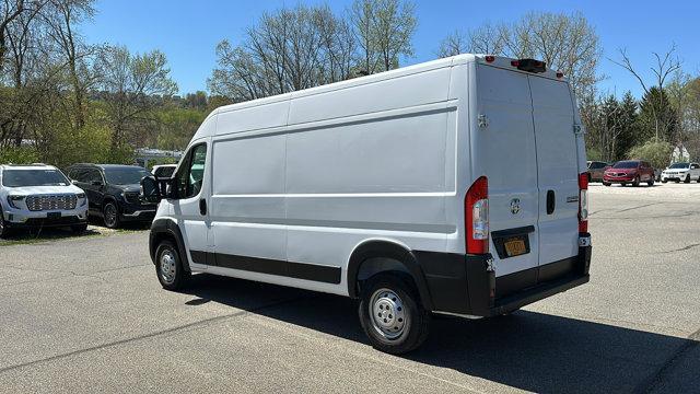Photo of 2023 White RAM ProMaster 2500