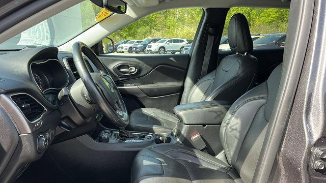 Photo of 2020 Gray Jeep Cherokee