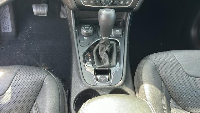 Photo of 2020 Gray Jeep Cherokee