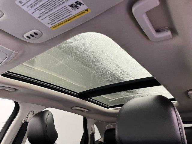 Photo of 2017 Magnetic Metallic Ford Edge
