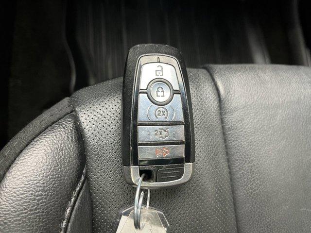 Photo of 2017 Magnetic Metallic Ford Edge