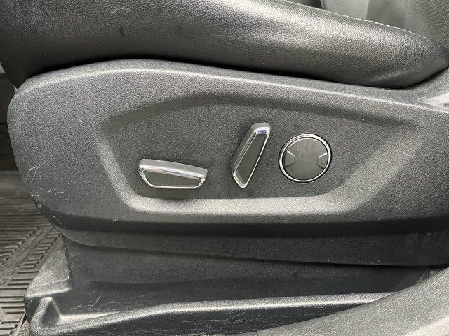 Photo of 2017 Magnetic Metallic Ford Edge